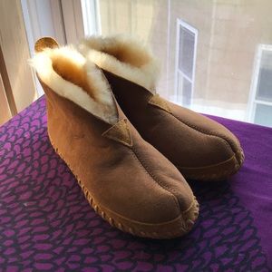 L.L. Bean Wicked Good Slippers LIKE NEW 6M women’s